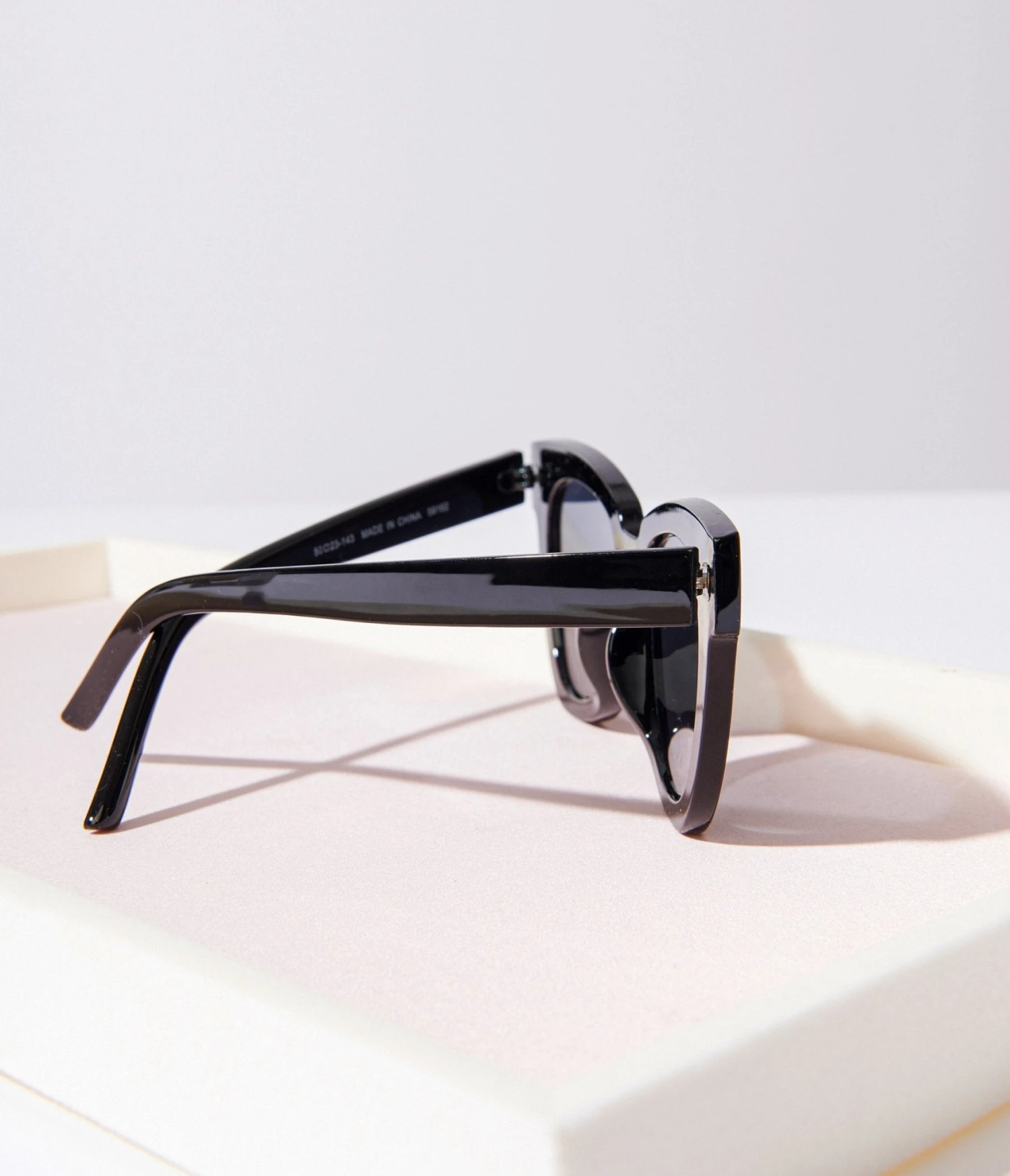 Black Retro Cat Eye Standard Sunglasses - Image 2