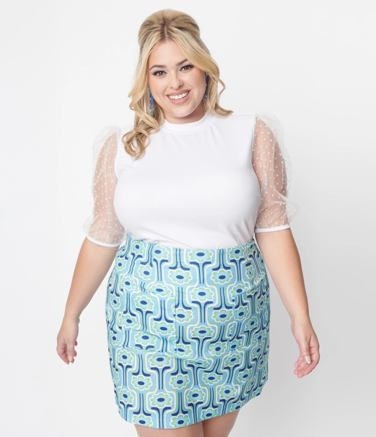 Plus Size White & Clip Dot Balloon Sleeved Top