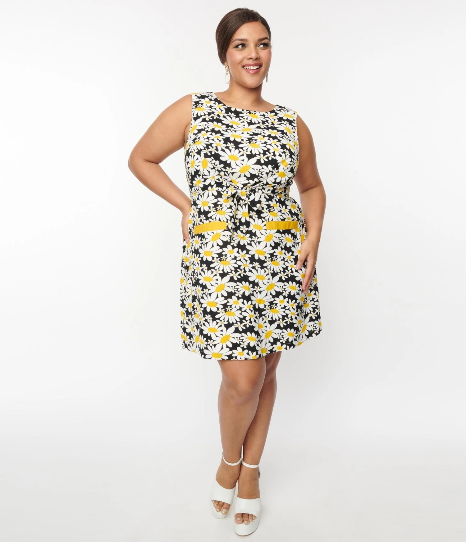 Smak Parlour Black & White Daisies Tie Front Shift Dress - Image 4