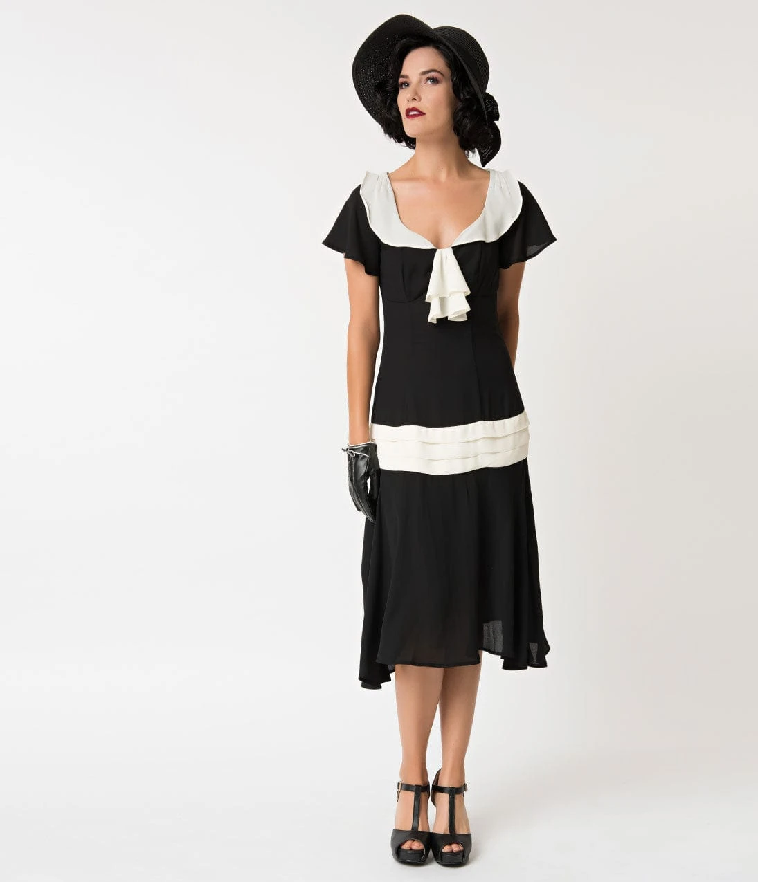 Unique Vintage 1920s Black & Cream Wilshire Flapper Day Dress - Image 5