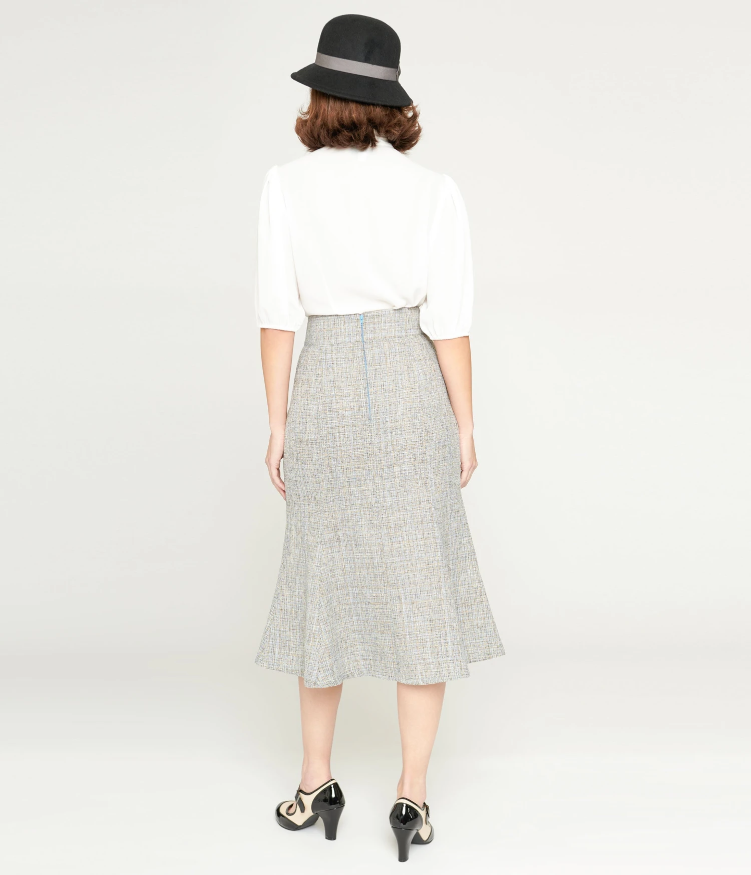 Unique Vintage Beige & Baby Blue Tweed Tina Trumpet Skirt - Image 3