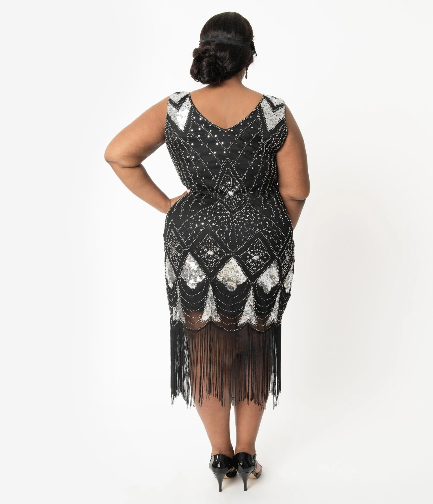Unique Vintage Plus Size 1920s Black & Silver Sequin Lina Fringe Flapper Dress - Image 2