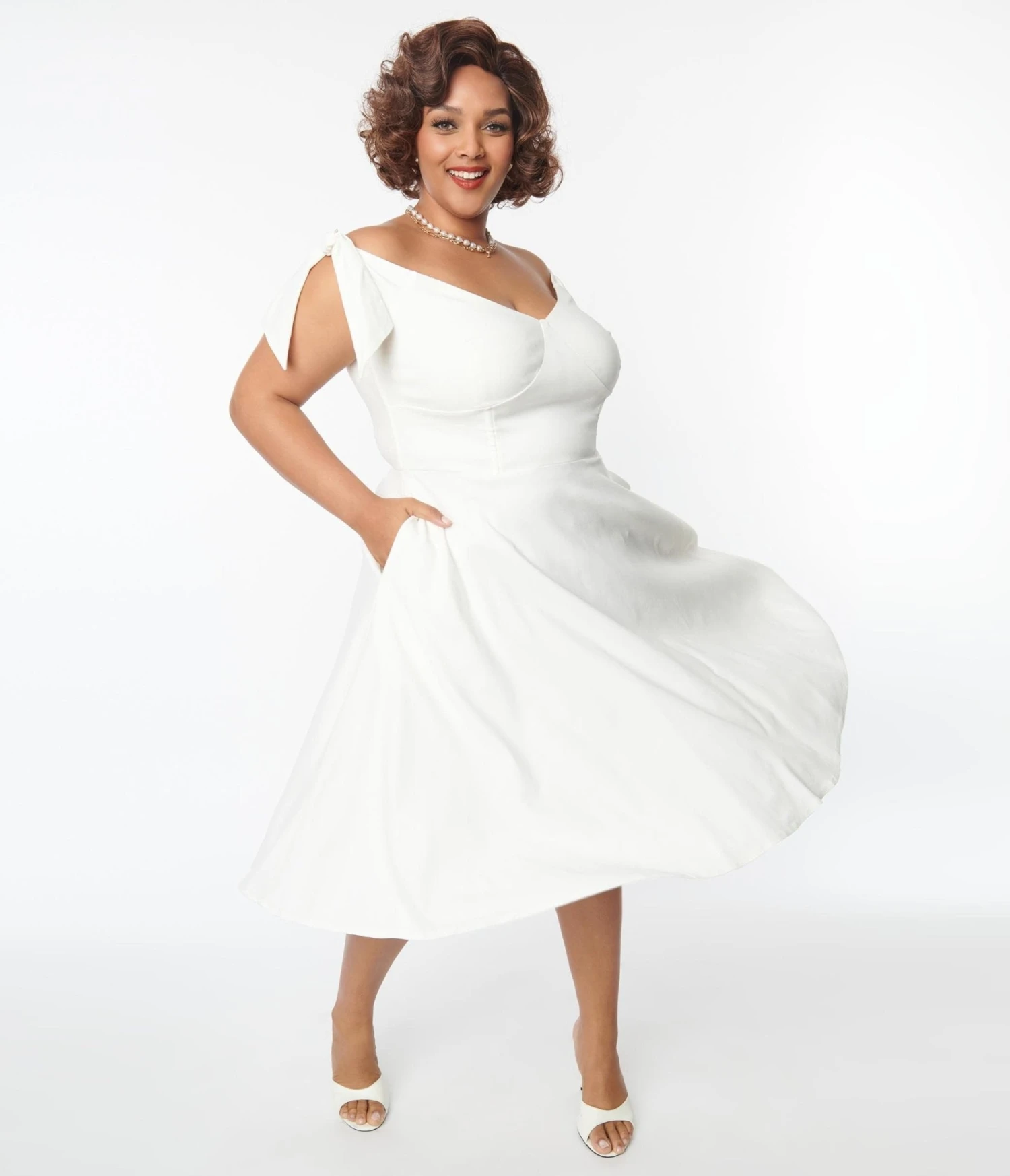 Unique Vintage Plus Size Off White Prairie Swing Dress - Image 4