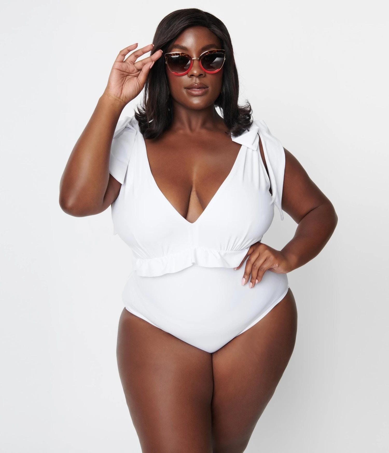 Unique Vintage Plus Size White Plunge One Piece Swimsuit - Image 4