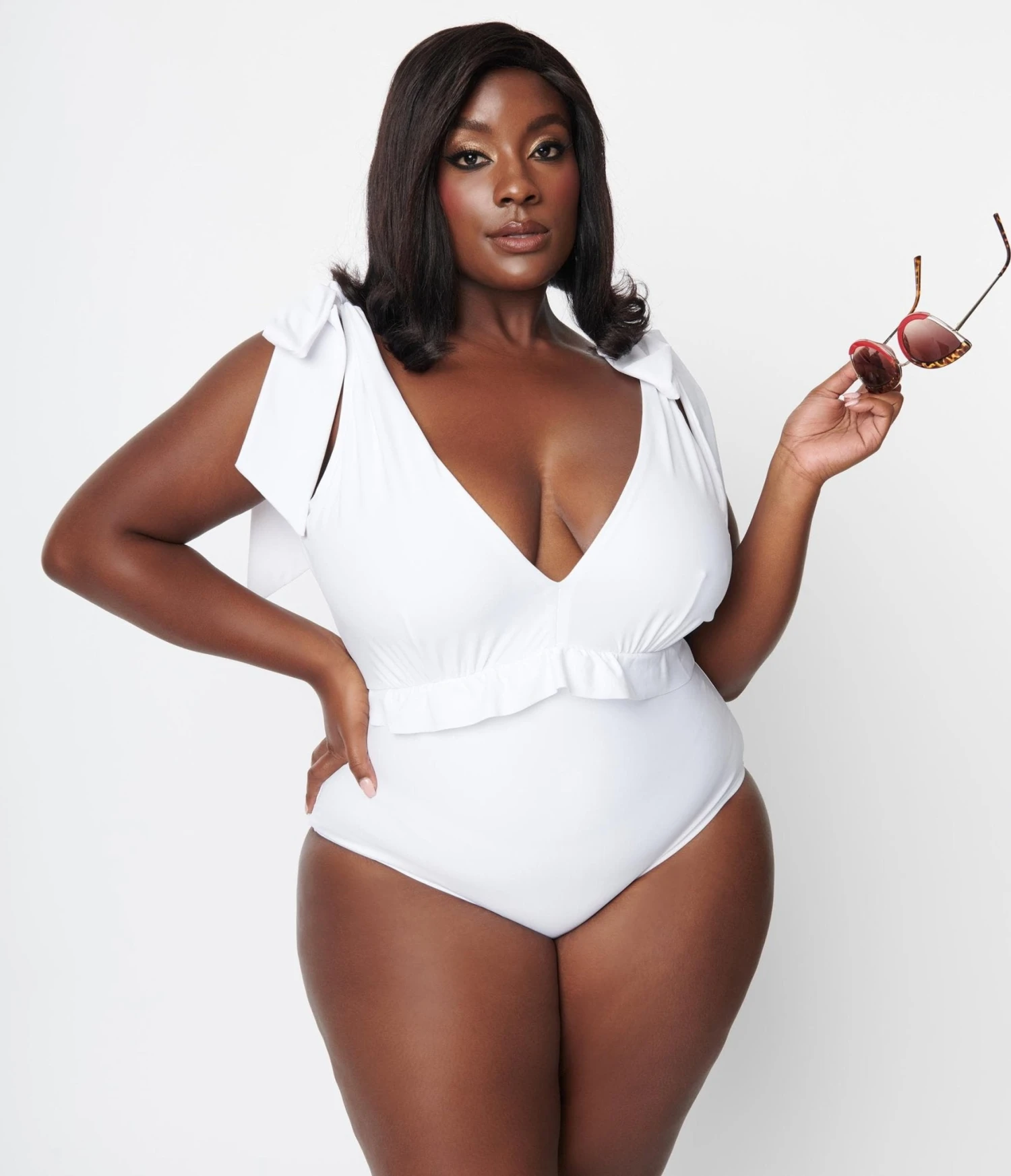 Unique Vintage Plus Size White Plunge One Piece Swimsuit - Image 5