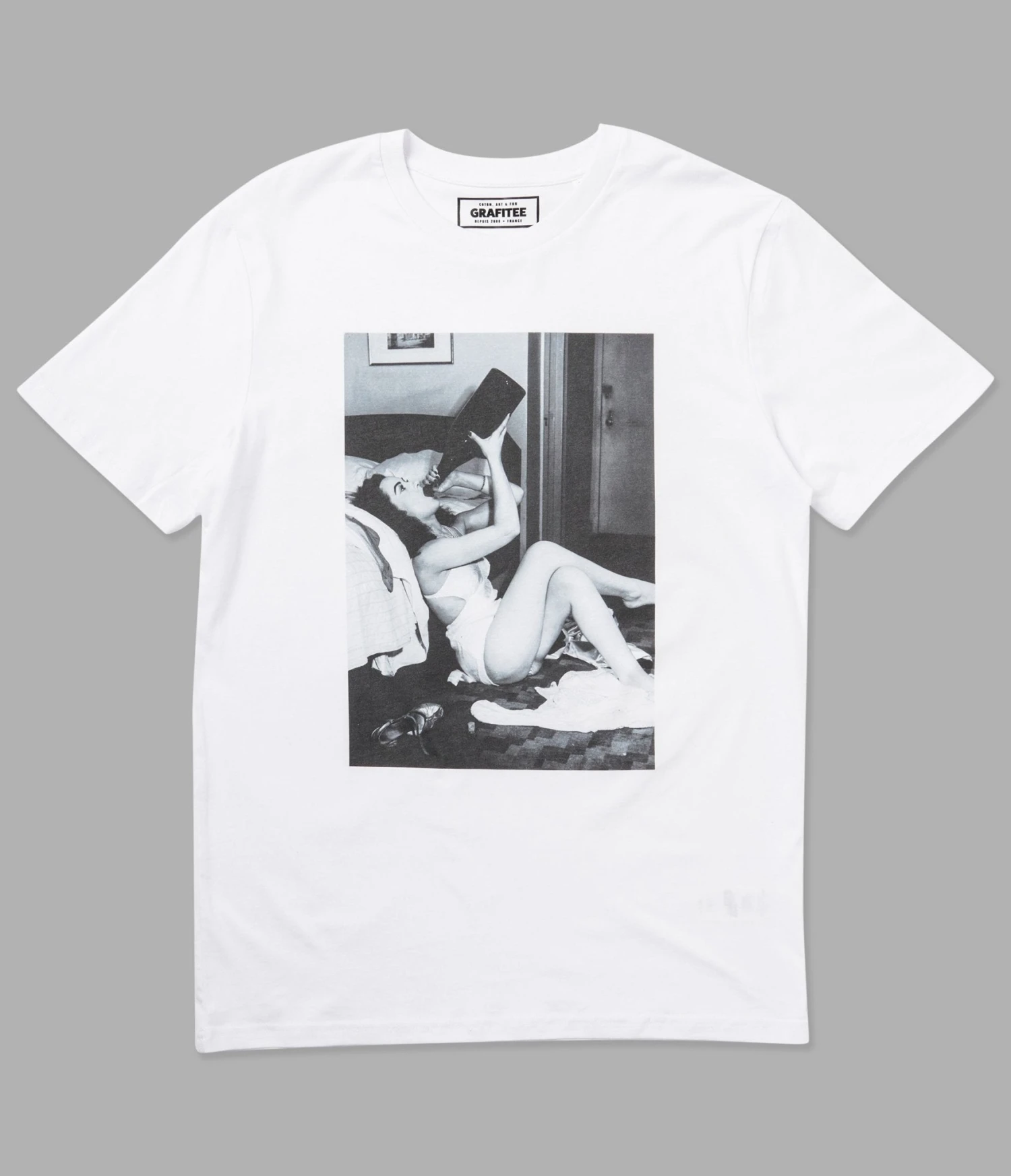 Vintage Champagne Unisex Graphic Tee