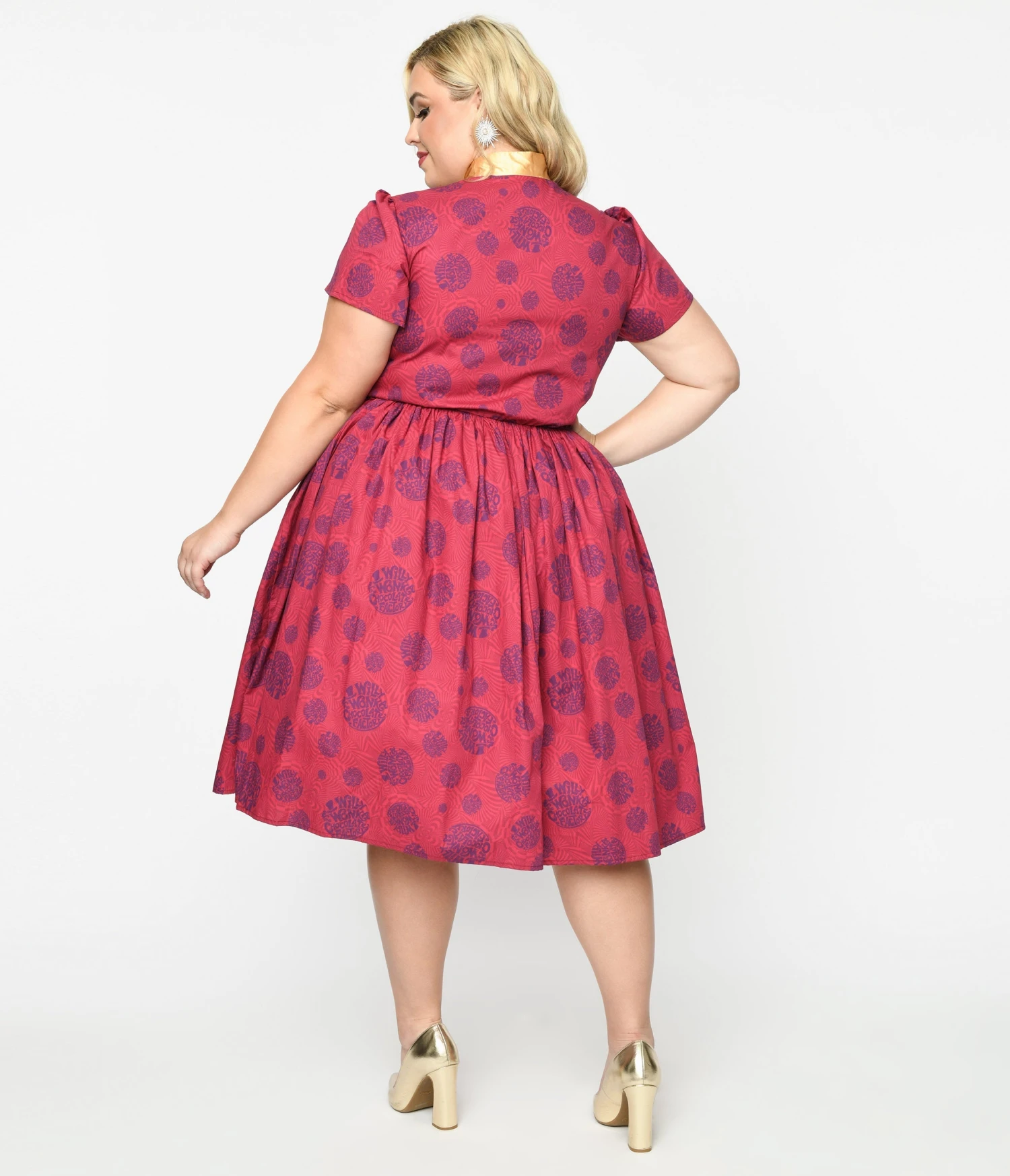 Willy Wonka X Unique Vintage Plus Size Berry Swirls & Gold Bow Swing Dress - Image 3